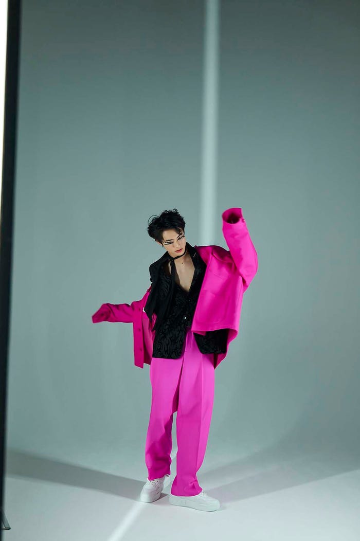 「前田拳太郎1st写真集 Awake」より(C)KADOKAWA/写真:横山マサト