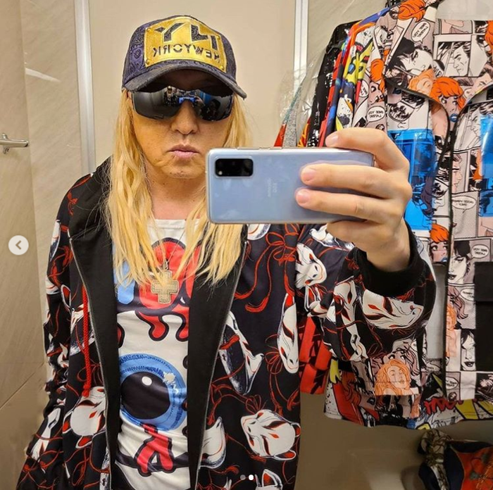 Dj Koo 娘からの ちょっと早い父の日 プレゼント ド派手 パーカーshotに カッコいい 父の好みわかってる モデルプレス Dj Koo 娘からの ちょっと早い父の日 プレゼント ド派手 パーカーshotに カッコいい 父の好みわかってる モデルプレス
