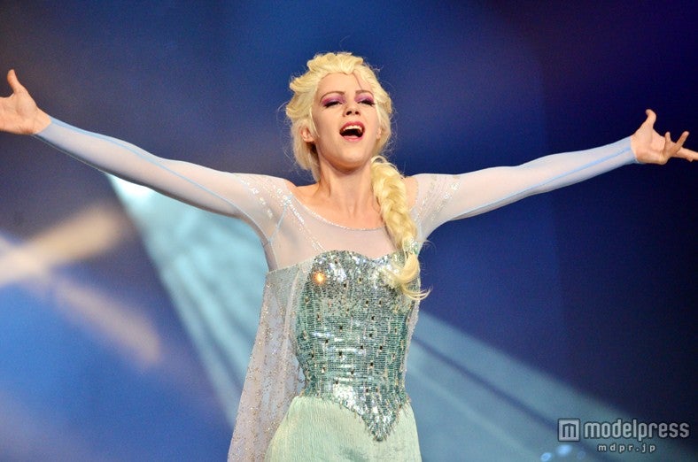 ヨーロッパ最大級コスプレ大会決勝、迫力の「アナと雪の女王」に1万5千人熱狂＜写真特集＞