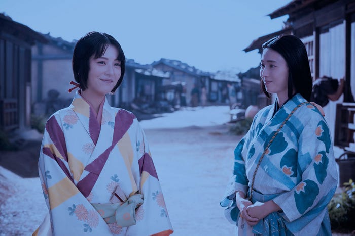 浜辺美波、白石聖「豊臣兄弟!」第4話(C)NHK