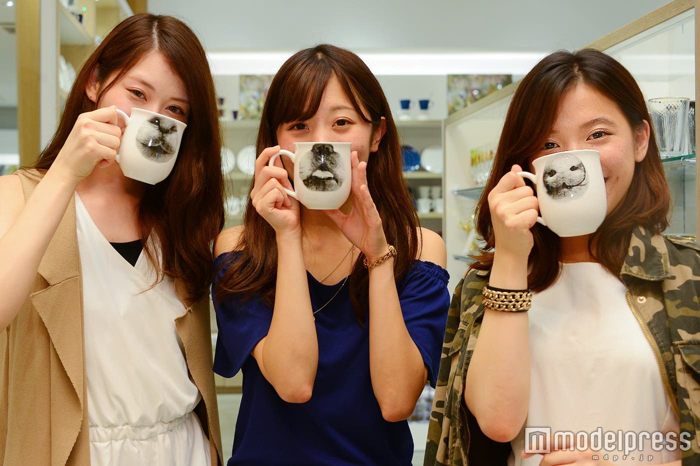 飲み口を近づけるとキュートな動物に変身(C)モデルプレス