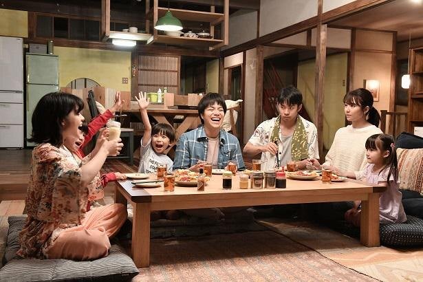 重岡大毅 俊平 らの元に自由奔放な夢追いシングルマザー岸井ゆきの めいく が登場 突然の失踪に嵐の予感 家族募集します モデルプレス 重岡大毅 俊平 らの元に自由奔放な夢追いシングルマザー岸井ゆきの めいく が登場 突然の失踪に嵐の予感 家族募集します モデルプレス