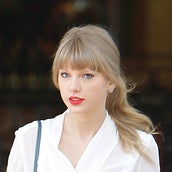 テイラー スウィフト スーパーへの買い物もメイクはバッチリ モデルプレス テイラー スウィフト スーパーへの買い物もメイクはバッチリ モデルプレス