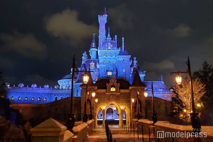 Tdl新大型アトラクション 美女と野獣 魔法のものがたり ニューファンタジーランドに誕生 魔法のカップ に乗り込み映画の世界を体験 モデルプレス Tdl新大型アトラクション 美女と野獣 魔法のものがたり ニューファンタジーランドに誕生 魔法のカップ に乗り込み映画の世界を体験 モデルプレス