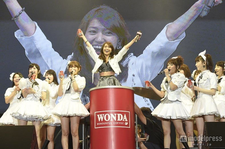 スペシャルライブ「WONDA presents AKB48 非売品ライブ」より