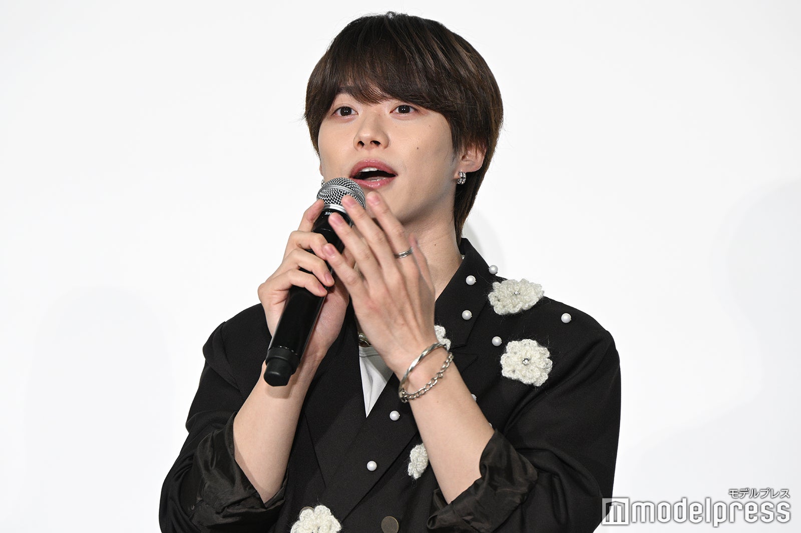 会場内に自分のファンがいないか探す大橋和也（C）モデルプレス