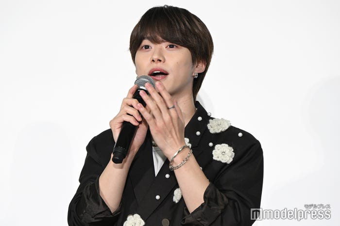 会場内に自分のファンがいないか探す大橋和也(C)モデルプレス