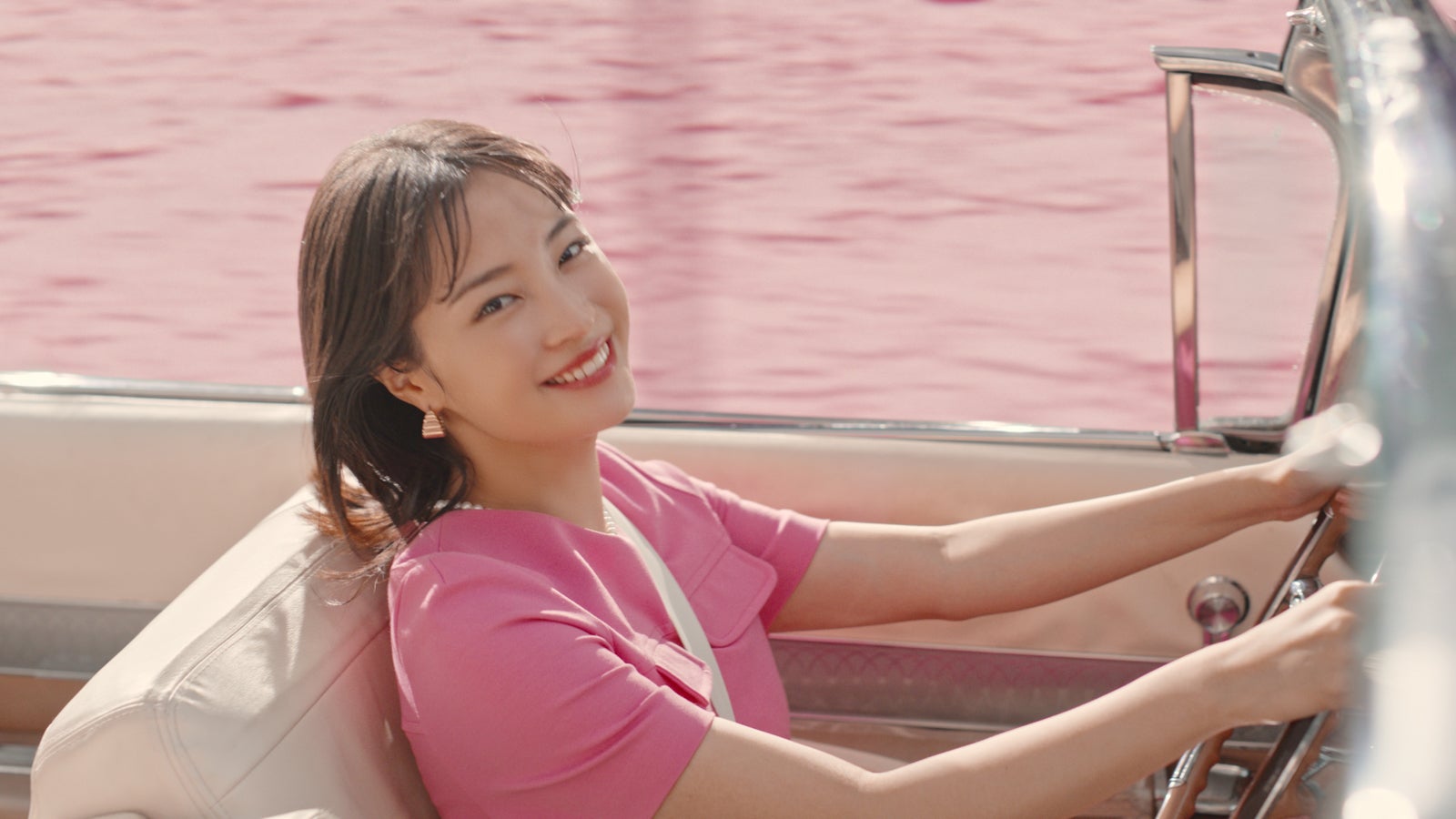 広瀬すず「マックカフェ『しあわせすぎるっ！もも』篇」より（提供写真）