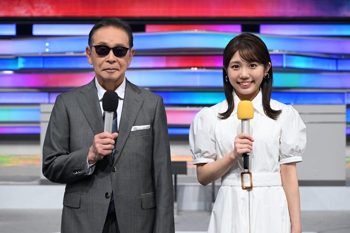 タモリ、鈴木新彩アナウンサー(C)テレビ朝日