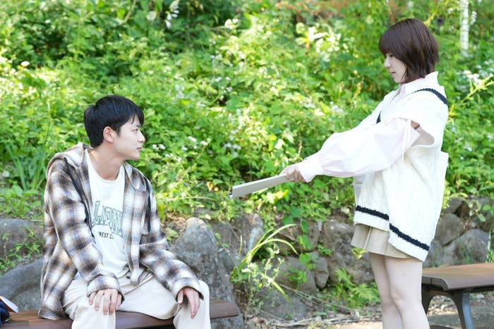 小林虎之介、白石優愛「ひだまりが聴こえる」第7話より(C)「ひだまりが聴こえる」製作委員会