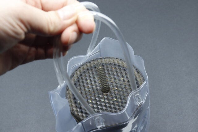 ダイソーのスタバのタンブラーが入る保冷バッグ