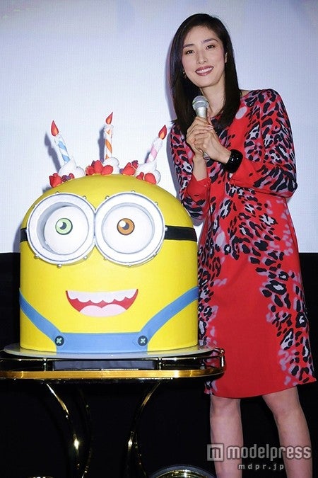 天海祐希“推しメン”からの誕生日祝いに興奮