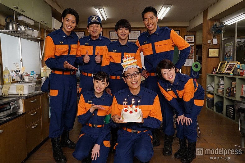 EXILE AKIRAらがサプライズバースデー実施 「祝われ慣れていない」と赤面