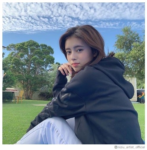 NiziUリマ、マコ撮影のナチュラルな美貌に「顔が映え」「天使だ」の声