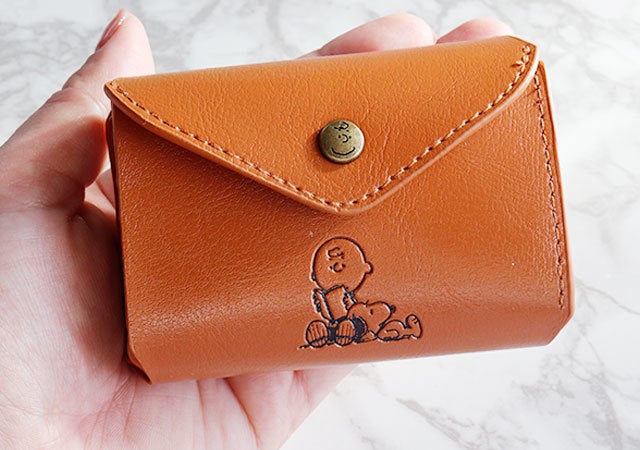 これが付録なんて信じられない かわいくて実用的なスヌーピーの三つ折り財布が豪華すぎる モデルプレス これが付録なんて信じられない かわいくて実用的なスヌーピーの三つ折り財布が豪華すぎる モデルプレス