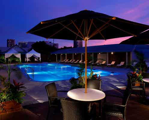 「グランドプリンスホテル新高輪」でプール開き　夜はビアガ＆DJ音楽流れる大人のナイトプールに