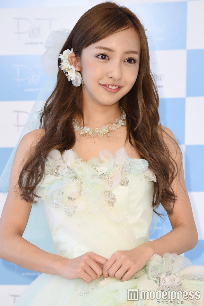 板野友美 今も親友だと思ってる 高橋みなみと再会2ショットに いいね 殺到 モデルプレス