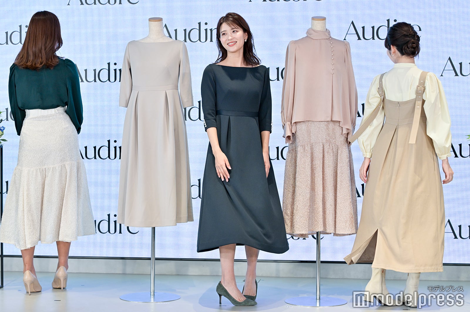 （左から）忽滑谷こころアナウンサー、郡司恭子アナウンサー、佐藤真知子アナウンサー （C）モデルプレス