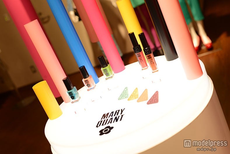 2016年春のテーマは“COLOUR ADDICT”