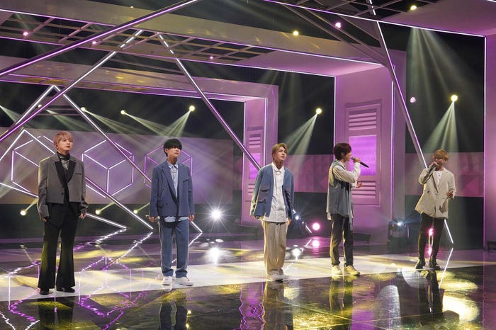 (左から)花村想太、藤牧京介、高塚大夢、尾崎匠海、大野雄大 (C)日本テレビ