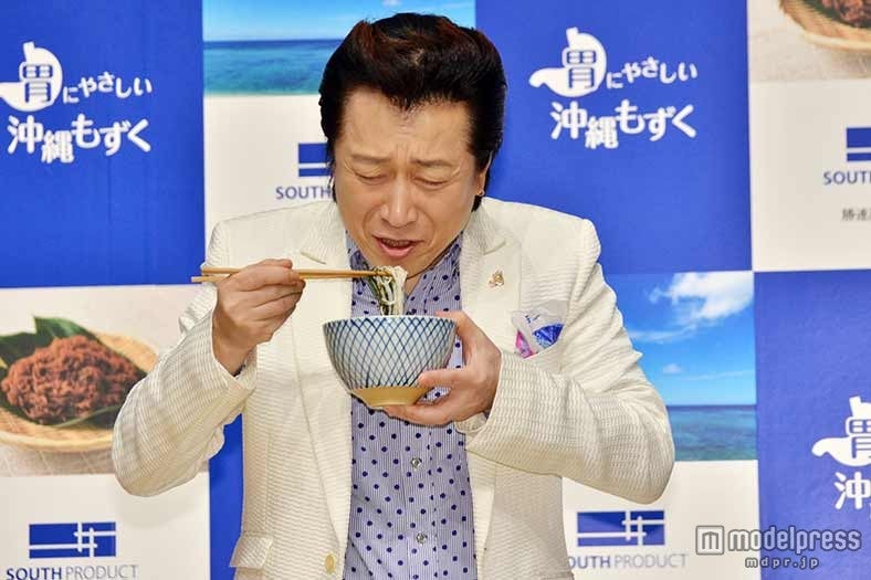 久々の手料理に感激の表情