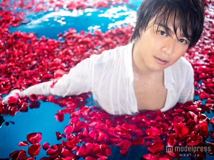 EXILE・TAKAHIRO、びしょ濡れ姿で禁断のラブ・バラードを熱唱　蜷川実花ワールドのMV解禁