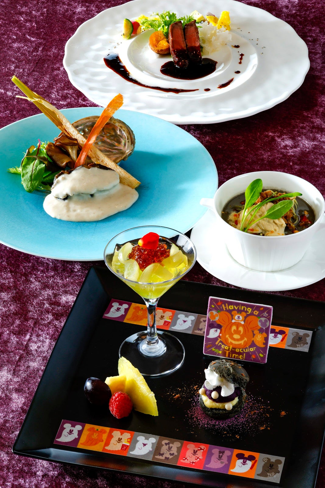 シルクロードガーデン（中国料理） “ディズニー・ハロウィーン” ディナーコース（C）Disney