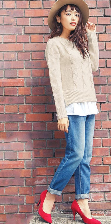 フリルケーブル編みニットプルオーバートップス「神戸レタス」3290円（税込）／画像提供：神戸レタス