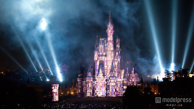 キャッスルショー「ワンス・アポン・ア・タイム」（C）Disney