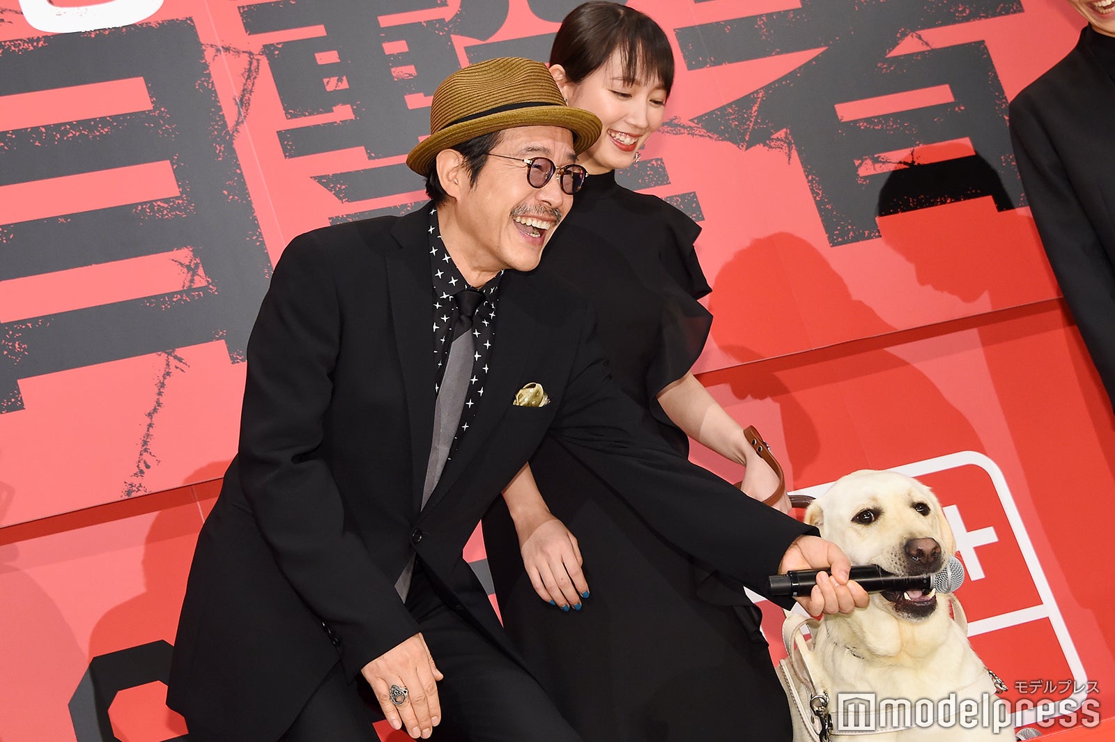 田口トモロヲ、吉岡里帆、パル（C）モデルプレス