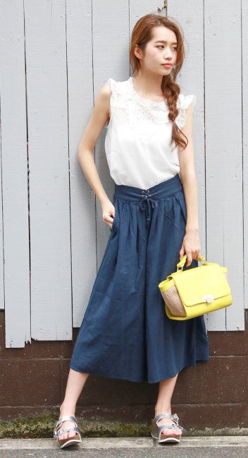 モチーフレースフリルガーゼブラウス「salus」2,990円（税込）