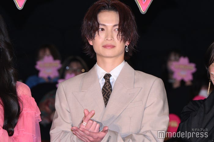 綱啓永(C)モデルプレス