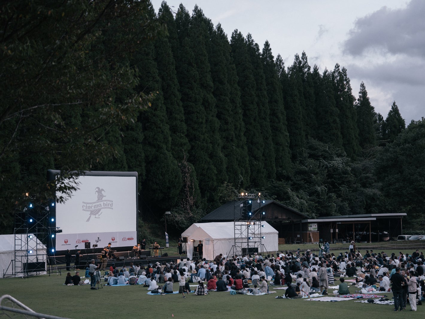 「cinema bird in 熊本小国 2023」の様子（提供写真）