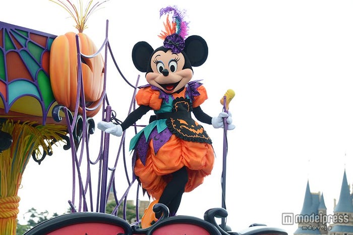 パレード「ハッピーハロウィーンハーベスト」/ミニー