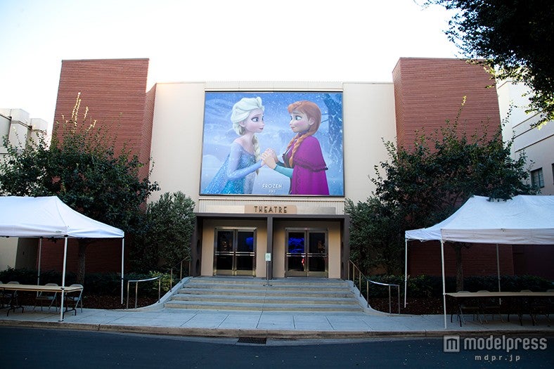 「アナと雪の女王」の看板／撮影：Kaori Suzuki