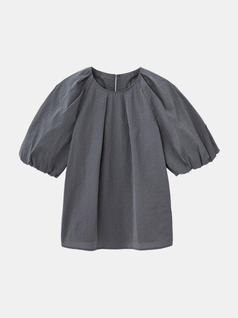 PLST ハイストレッチナイロンパフスリーブブラウス PLSTのハイストレッチナイロンパフスリーブブラウス