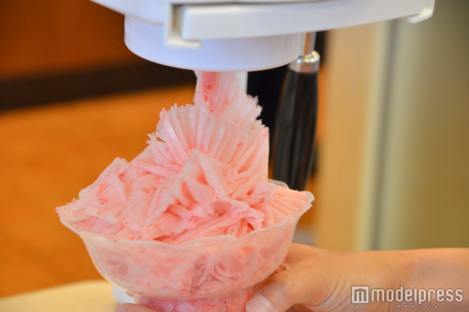 【食べてみた】ミスドかき氷がジューシーに進化！製造工程も徹底調査