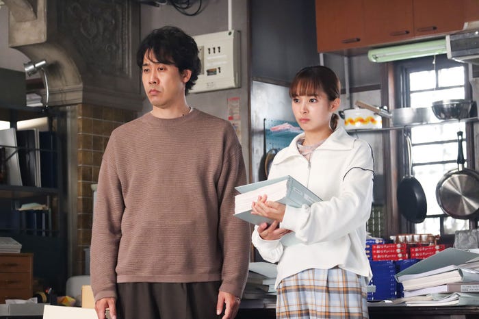 大泉洋、関水渚/「元彼の遺言状」第7話より(C)フジテレビ
