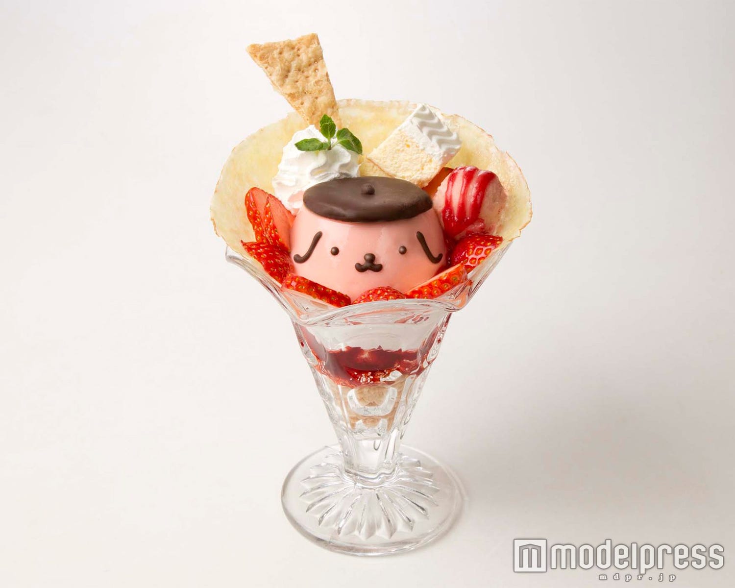 ポムポムプリンが可愛いピンク色に、甘い苺の胸キュンスイーツ