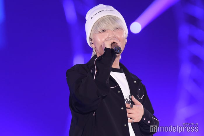 鈴木鈴木/聖七(C)モデルプレス