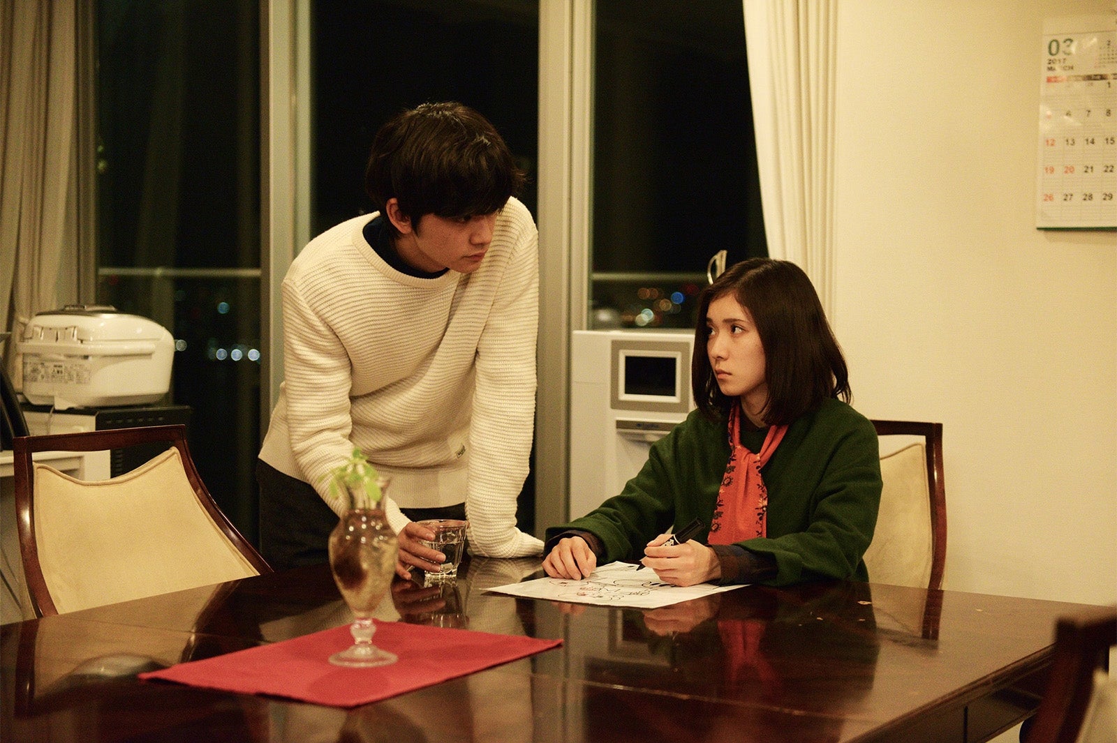 北村匠海、松岡茉優（C）2017映画「勝手にふるえてろ」製作委員会