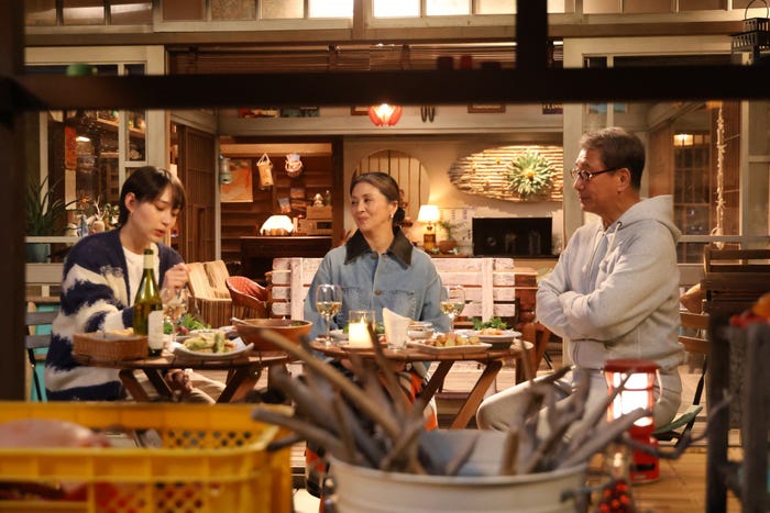 白本彩奈、小泉今日子、中井貴一「続・続・最後から二番目の恋」第5話(C)フジテレビ