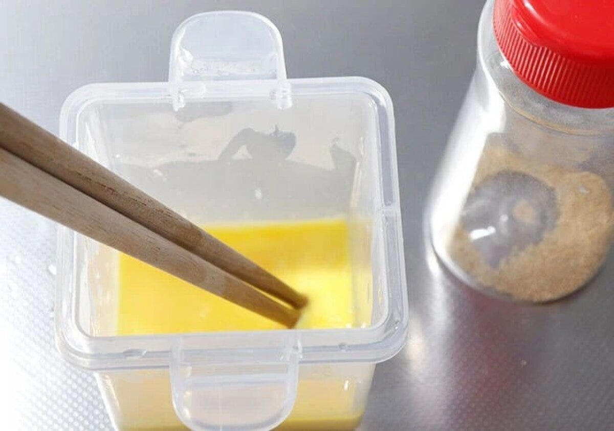 ダイソーの進化系便利グッズ ダイソーのレンジで簡単だし巻きたまごの使い方