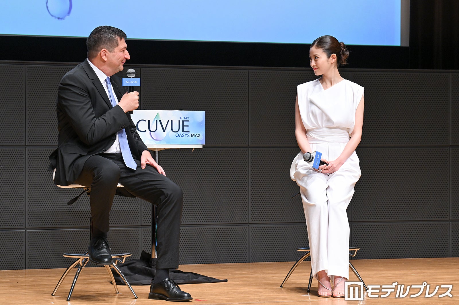ステファン・ガー氏、今田美桜（C）モデルプレス