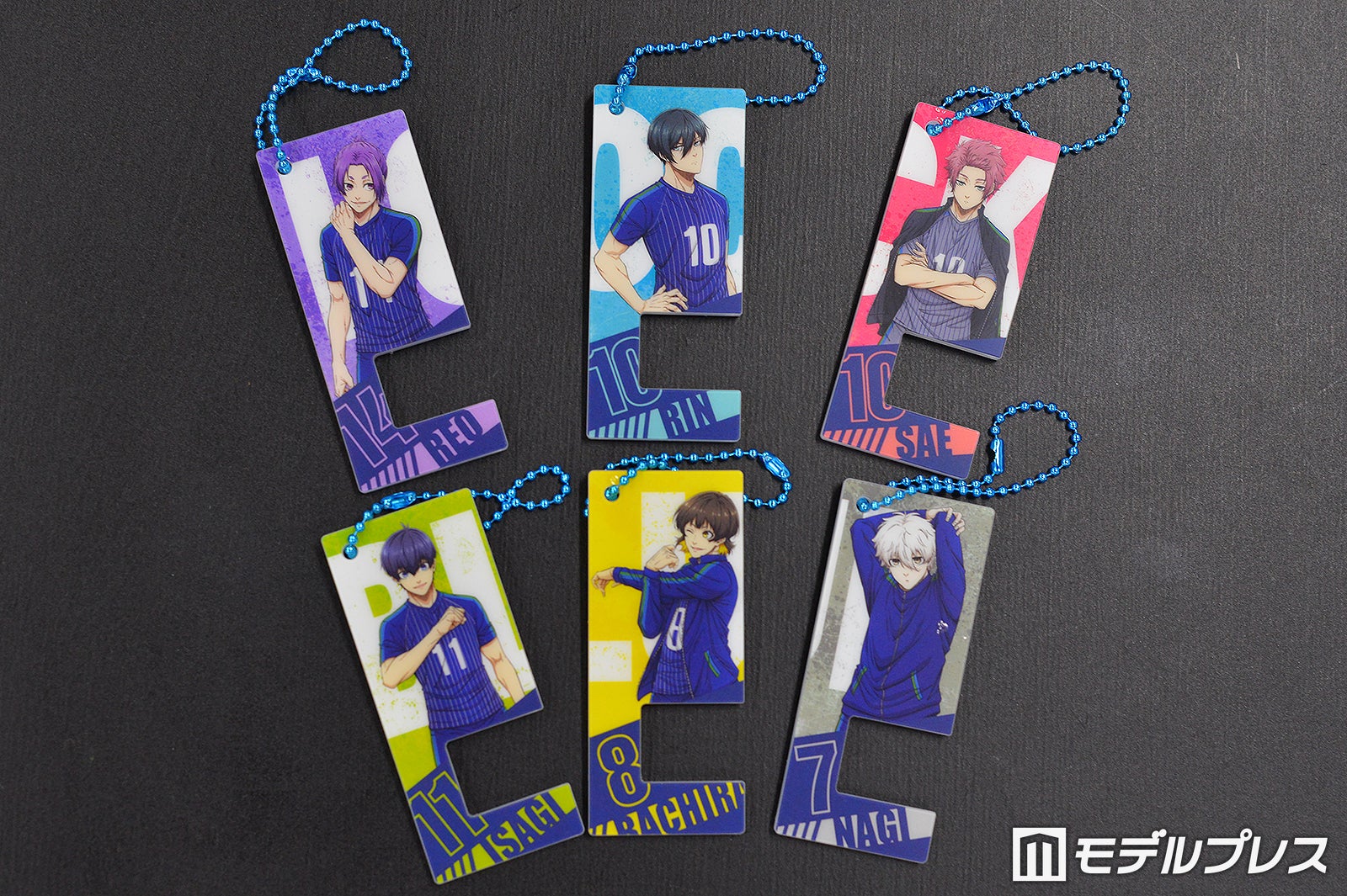 スマホスタンドキーホルダー（C）モデルプレス