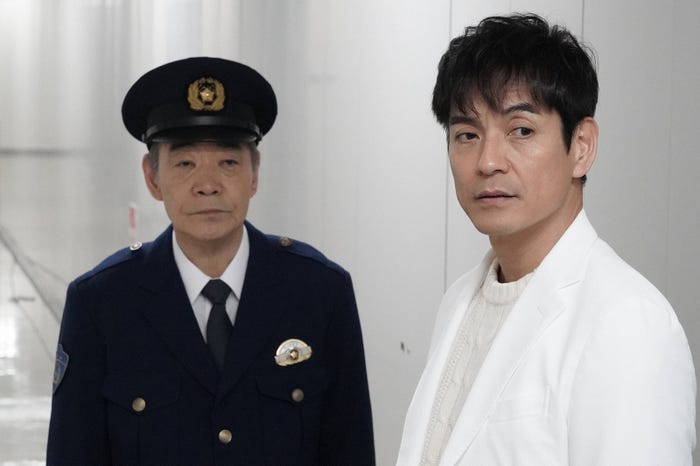 柄本明、沢村一樹 (C)フジテレビ