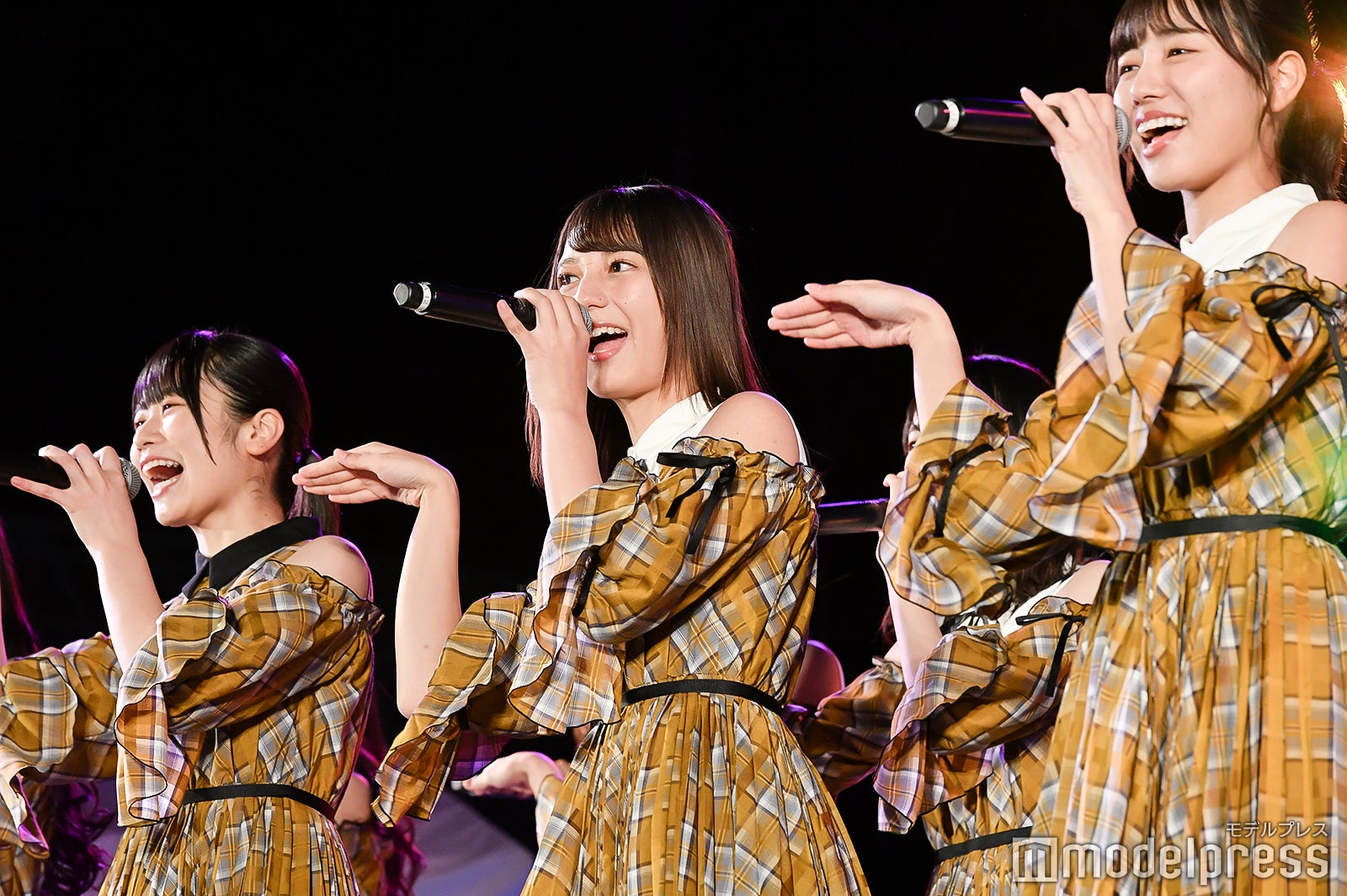 丹生明里、小坂菜緒、河田陽菜 （C）モデルプレス