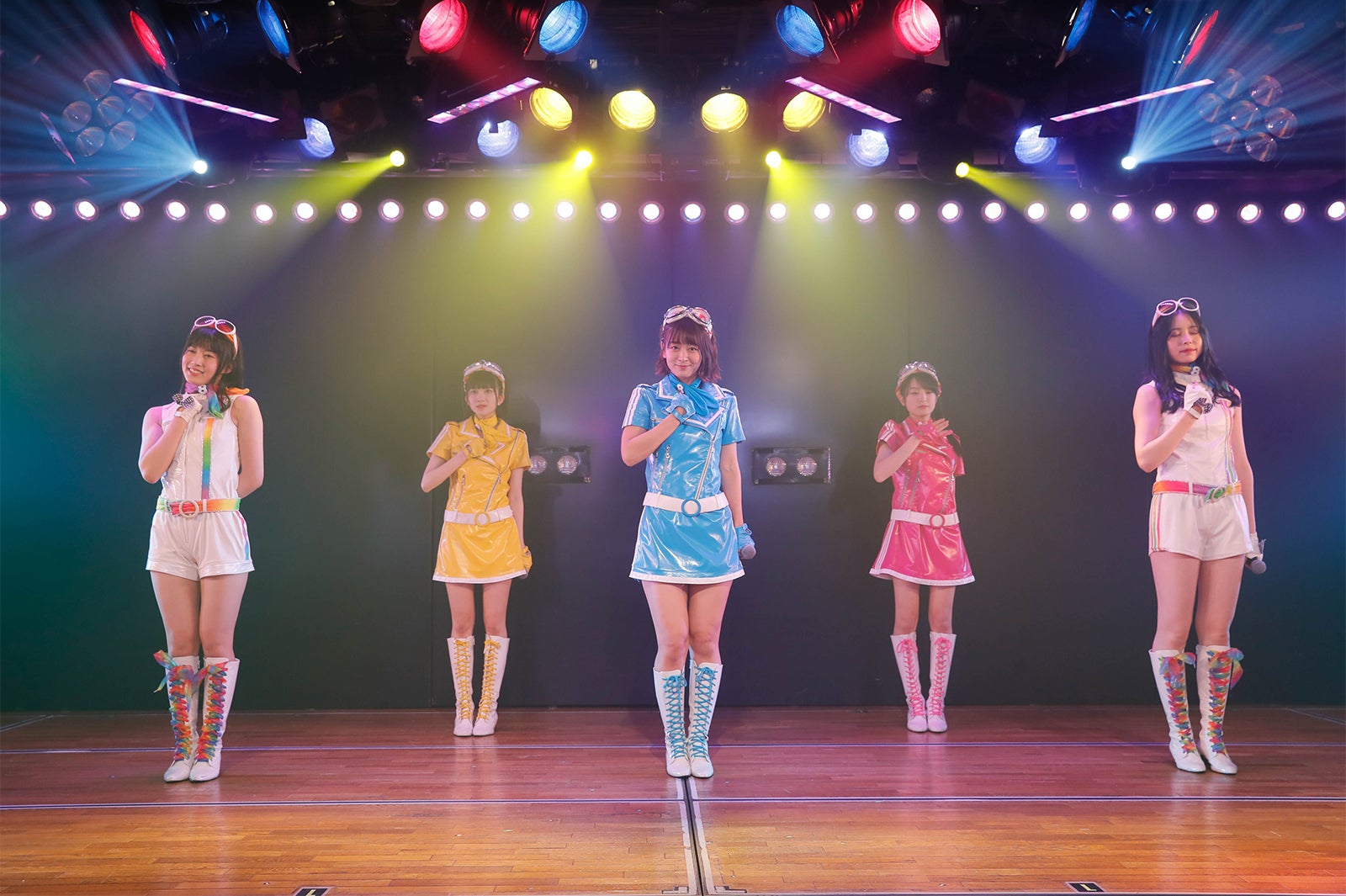 岡部麟、寺田美咲、太田奈緒、川原美咲、人見古都音／AKB48チーム8「その雫は、未来へと繋がる虹になる。」公演（C）AKS