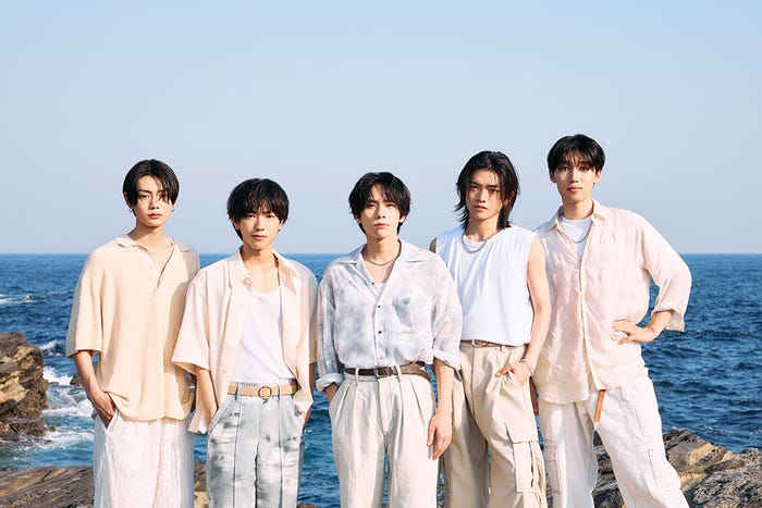 WILD BLUE(左から)鈴陽向、池田優斗、山下幸輝、宮武颯、鈴川直弥(C)YK MUSIC ENTERTAINMENT