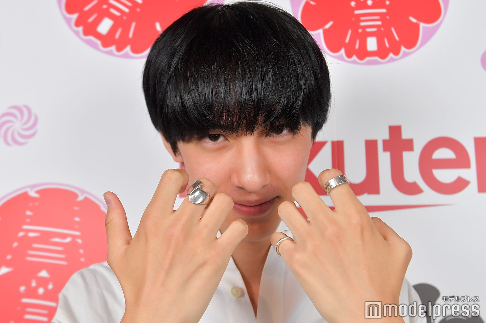 古川毅、ビンテージのリング （C）モデルプレス